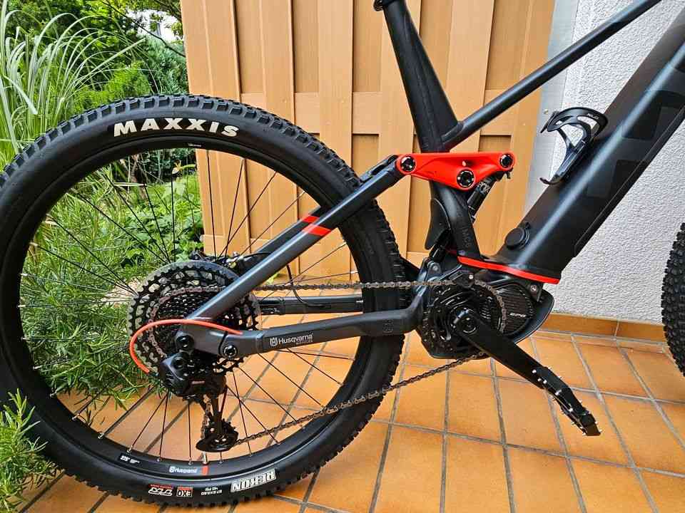 Husqvarna Mountain Cross 6